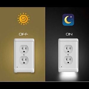 Light sensors outlet cover led 2 in a pack